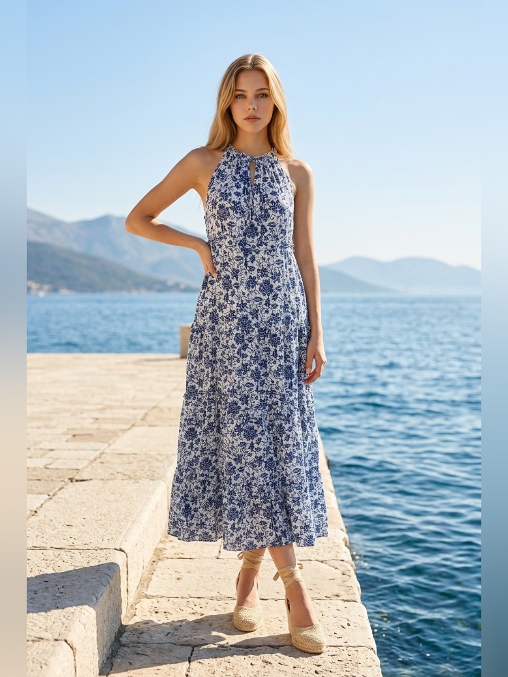 House of Harlow 1960 Navy and Cream Halter Floral Maxi Dress size XS - Picture 2 of 12